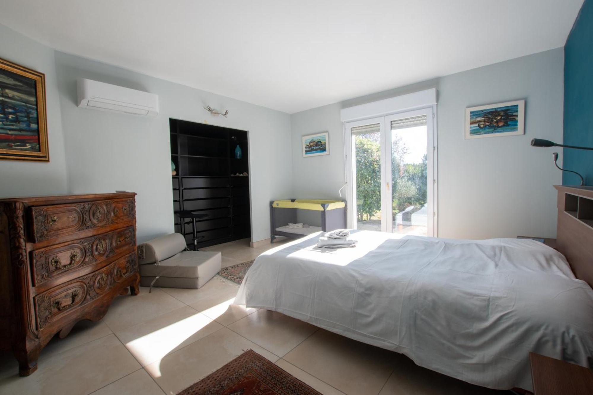 Ibis - Villa Avec Piscine, Jardin Et Parking Arles Eksteriør billede