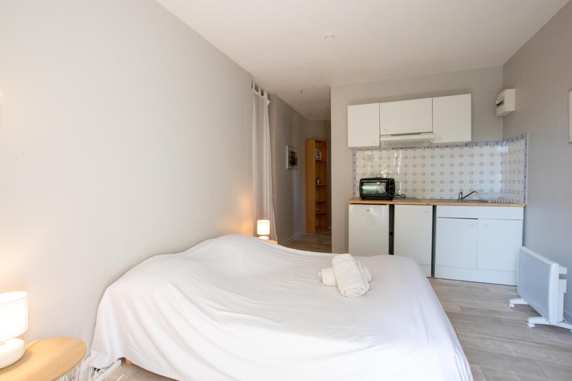 Ibis - Villa Avec Piscine, Jardin Et Parking Arles Eksteriør billede